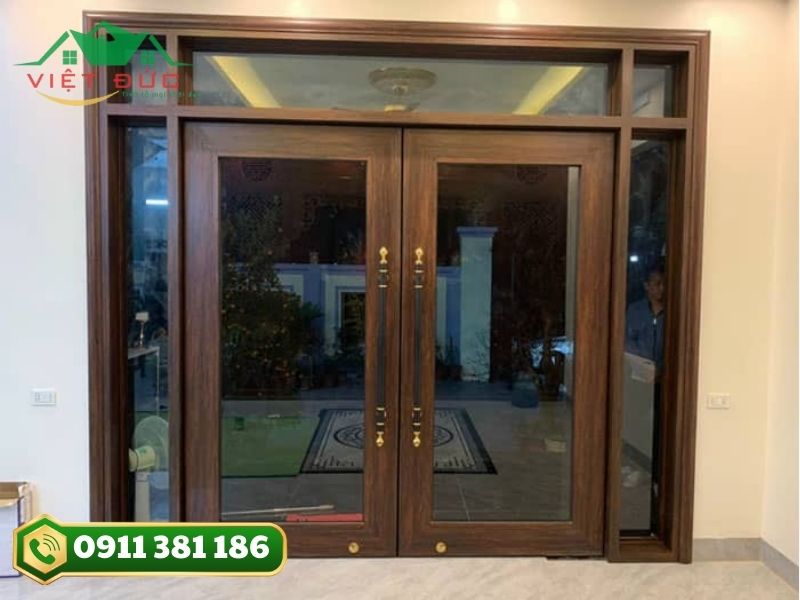Cửa nhôm hệ thủy lực màu vân gỗ
