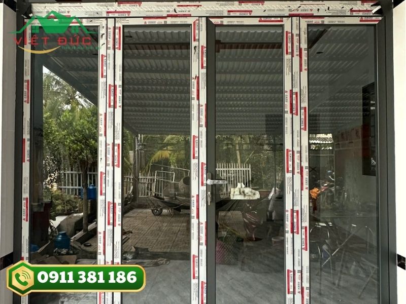 Cửa nhôm Xingfa tem đỏ