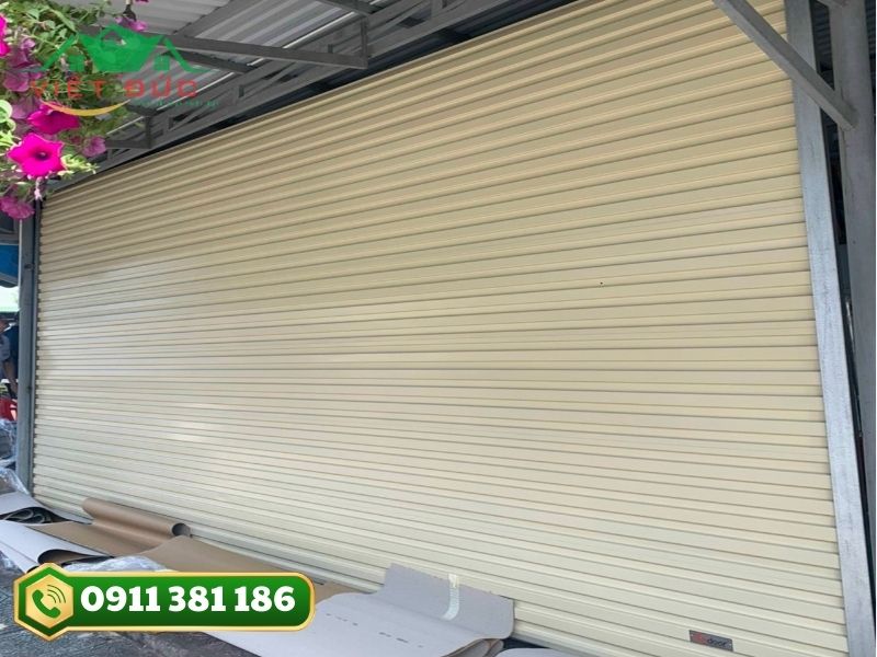 Cửa cuốn công nghệ Úc nhà khách