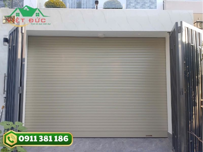 Cửa cuốn công nghệ Đức nan kín TitaDoor HitaDoor lắp đặt tại nhà phố Vĩnh Long